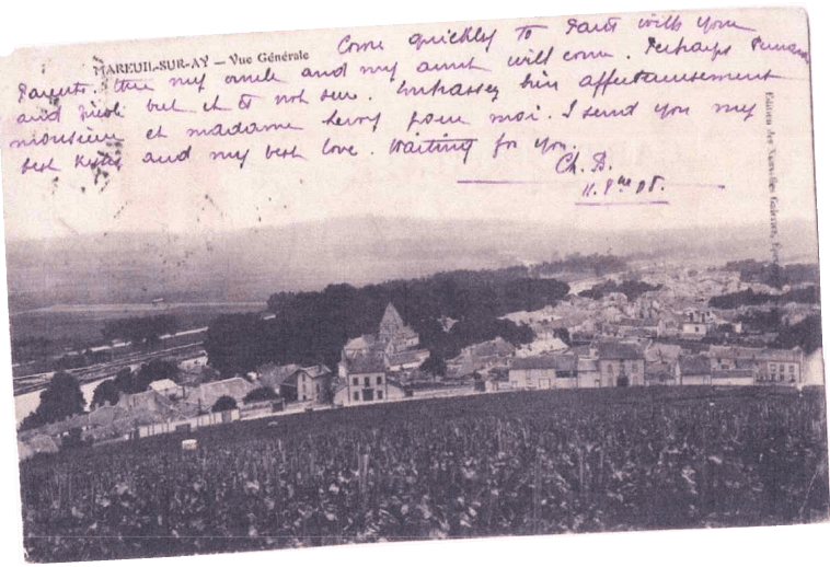 Carte postale ancienne : vue générale du village et de ses vignes, annotée à la main
